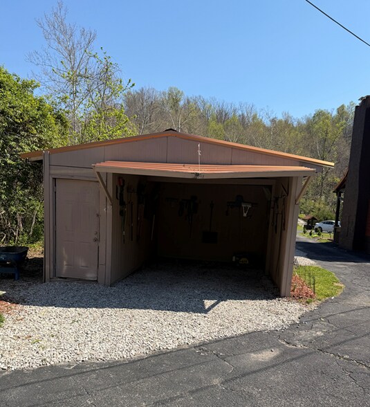 More Photos Of 2507 5th Street Rd, Huntington Specialty For Sale