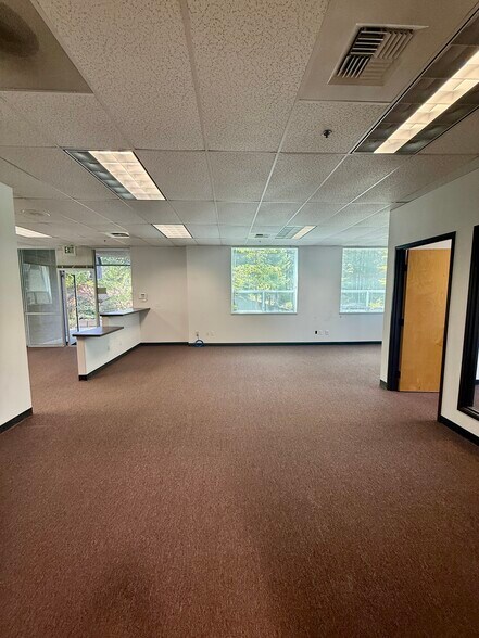 More Photos Of 333 Crown Point Cir, Grass Valley Office For Lease