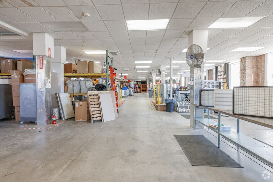 More Photos Of 3420 Maple Ave, Pulaski Warehouse For Sale