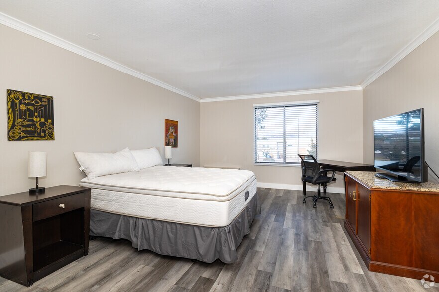 More Photos Of 2886 S Circle Dr, Colorado Springs Apartments For Lease