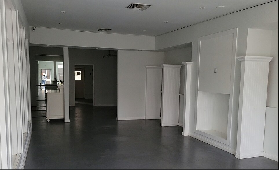 More Photos Of 13638 Ventura Blvd, Sherman Oaks Storefront For Lease
