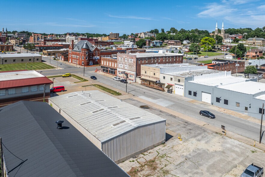 More Photos Of 624 S 7th St, Saint Joseph Industrial For Sale