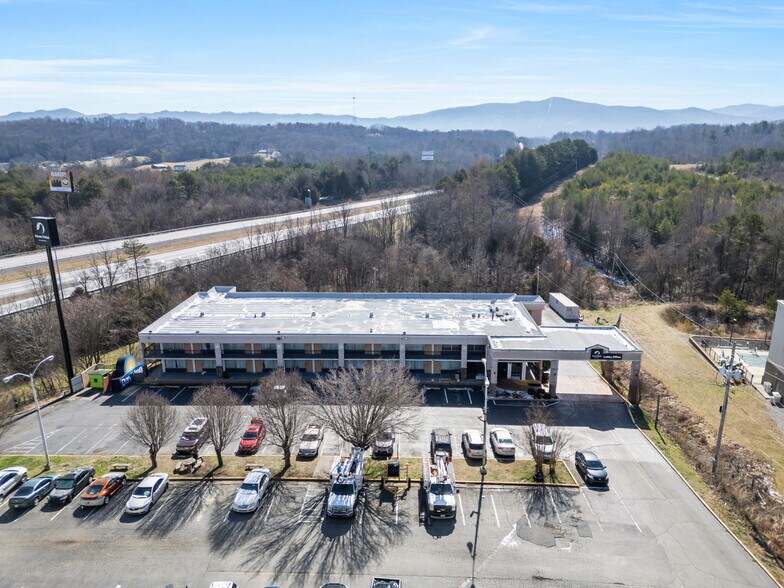 More Photos Of 1014 Cosby Hwy, Newport Hotel For Sale