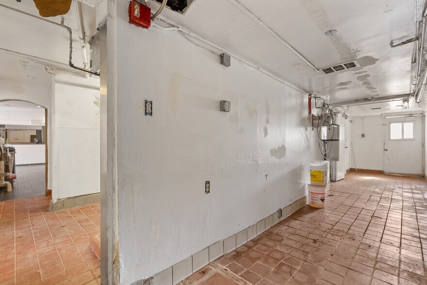More Photos Of 690-696 S Coast Hwy, Laguna Beach, Laguna Beach Hotel For Sale