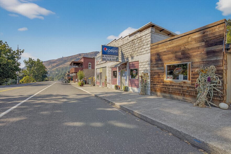 Primary Photo Of 309 Main, Juliaetta Bar For Sale