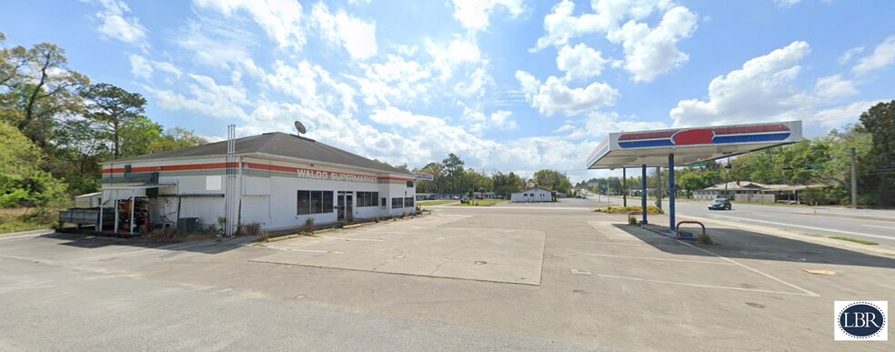 More Photos Of 101 N Main St, Waldo Service Station For Sale