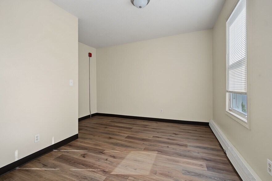 More Photos Of 471 Pond St, Woonsocket Apartments For Sale