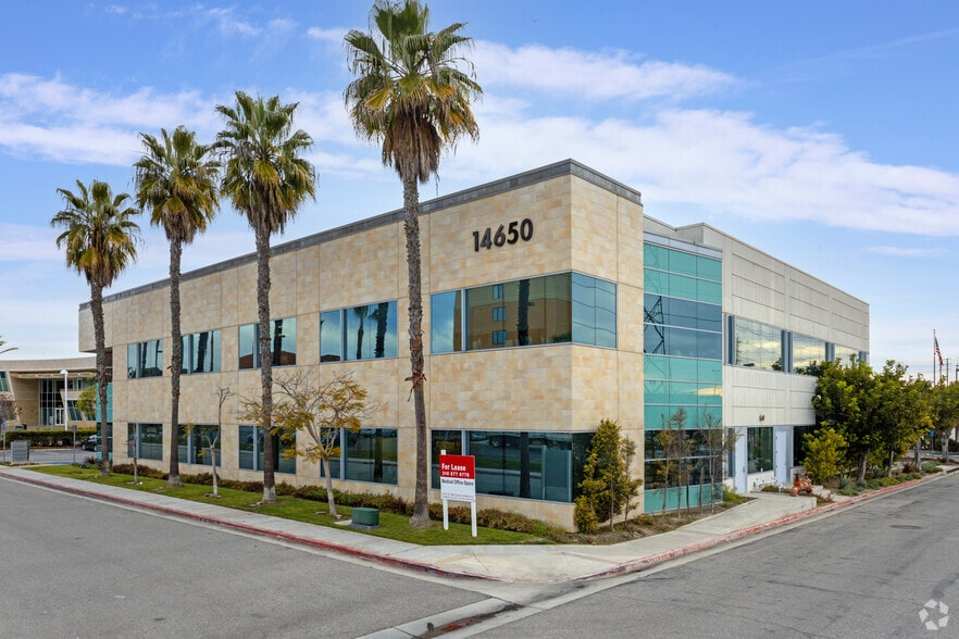 More Photos Of 14650 Aviation Blvd, Hawthorne Medical For Lease
