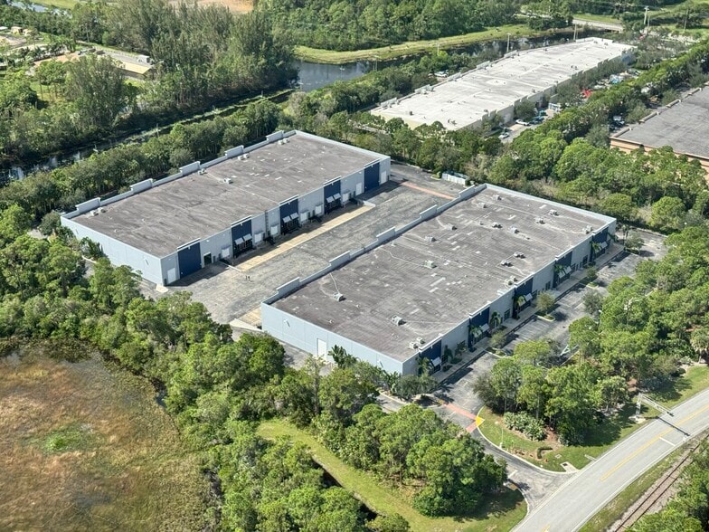 More Photos Of 14924 Corporate Rd S, Jupiter Manufacturing For Lease