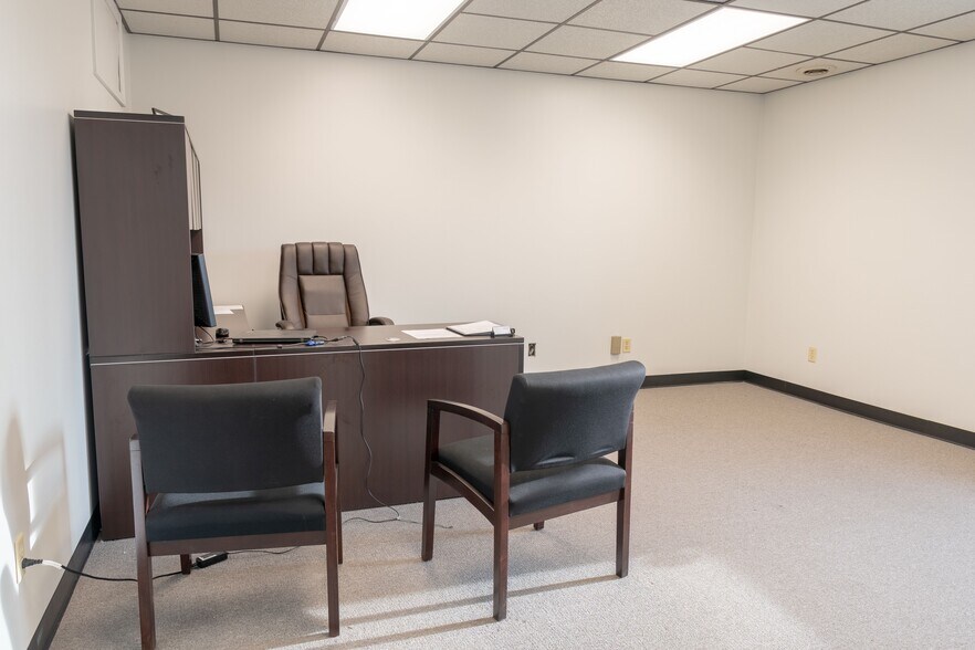 More Photos Of 385-387 Industrial Dr, Mount Juliet Warehouse For Lease