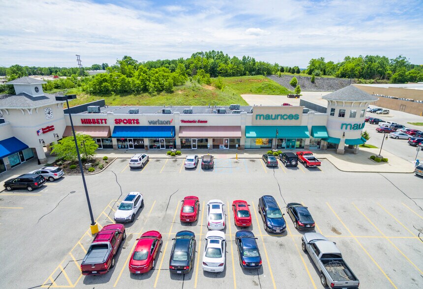 More Photos Of 3074-3132 John Williams Blvd, Bedford Freestanding For Lease