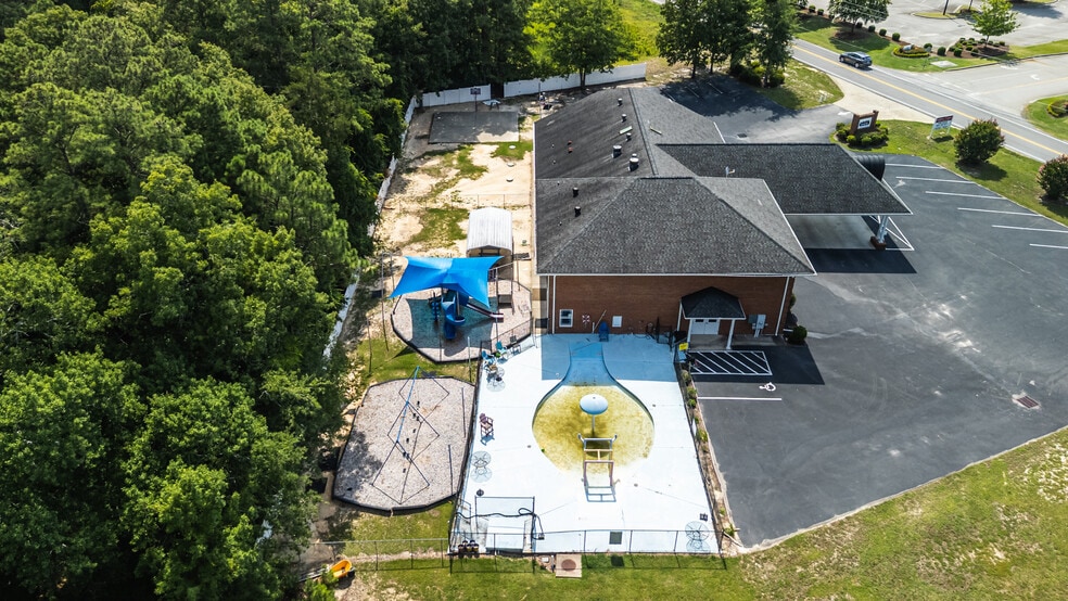 More Photos Of 1224 Old Cherokee Rd, Lexington Daycare Center For Sale
