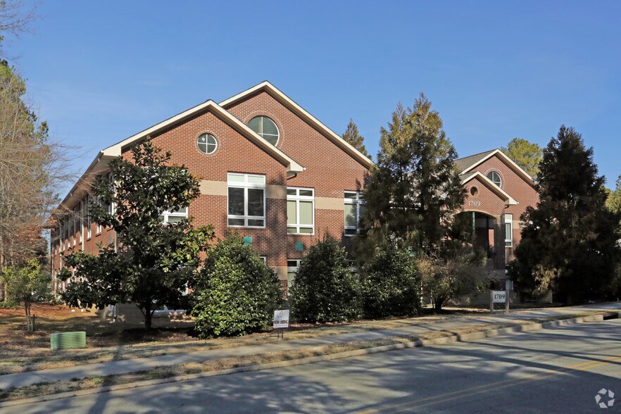 More Photos Of 1709 Legion Rd, Chapel Hill Office For Lease