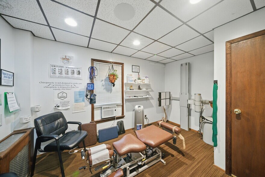 More Photos Of 11 Vernon Ave, Hamburg Medical For Lease