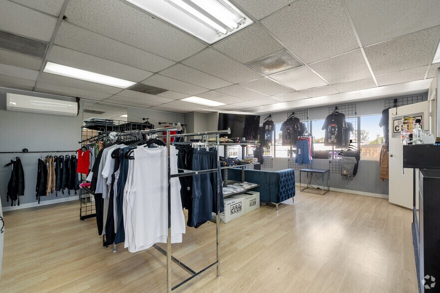 More Photos Of 6959 Linda Vista Rd, San Diego Storefront Retail Office For Lease