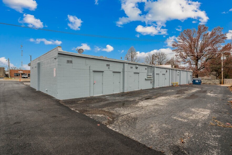 More Photos Of 1774 S Grant Ave, Springfield General Retail For Sale