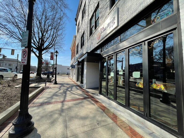 More Photos Of 656-658 S Main St, Greenville Loft Creative Space For Sale