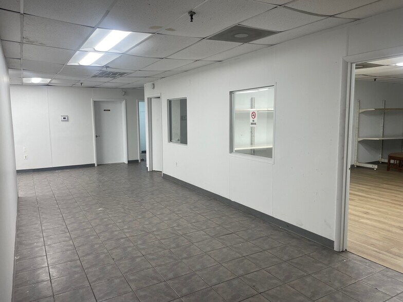 More Photos Of 5225 Kilmer Pl, Hyattsville Warehouse For Lease