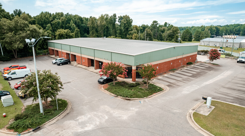 Primary Photo Of 200-225 Commercial Ct, Sanford Manufacturing For Lease