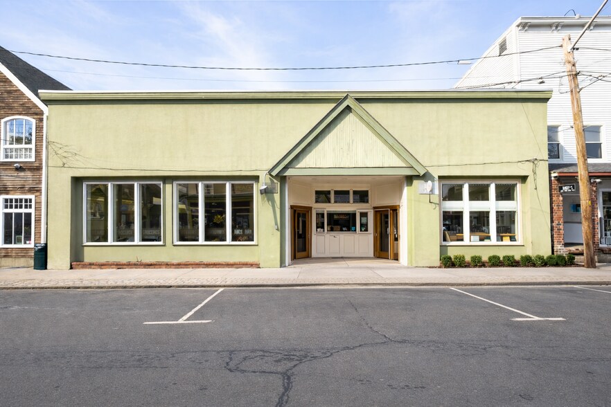 Primary Photo Of 38 Front St, Greenport General Retail For Lease