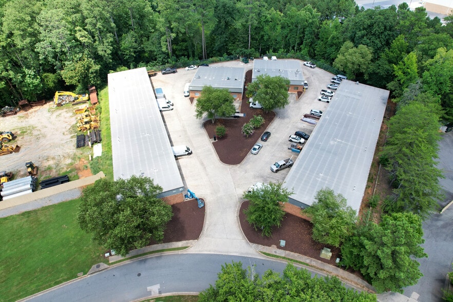 Primary Photo Of 5055 Old Ellis Pt, Roswell Unknown For Lease