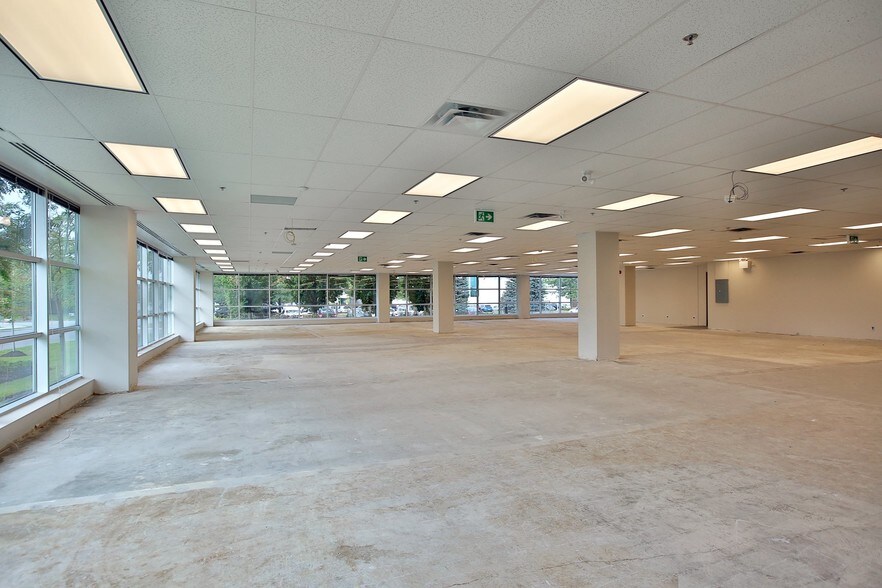 More Photos Of 120 E Beaver Creek Rd, Richmond Hill Office For Lease