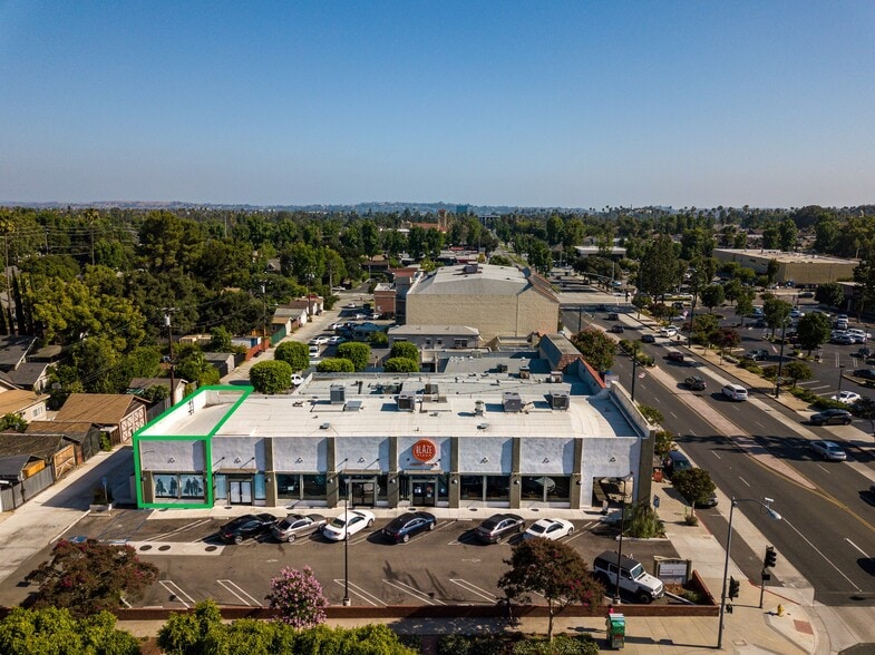 More Photos Of 1100 Fair Oaks Ave, South Pasadena General Retail For Sale