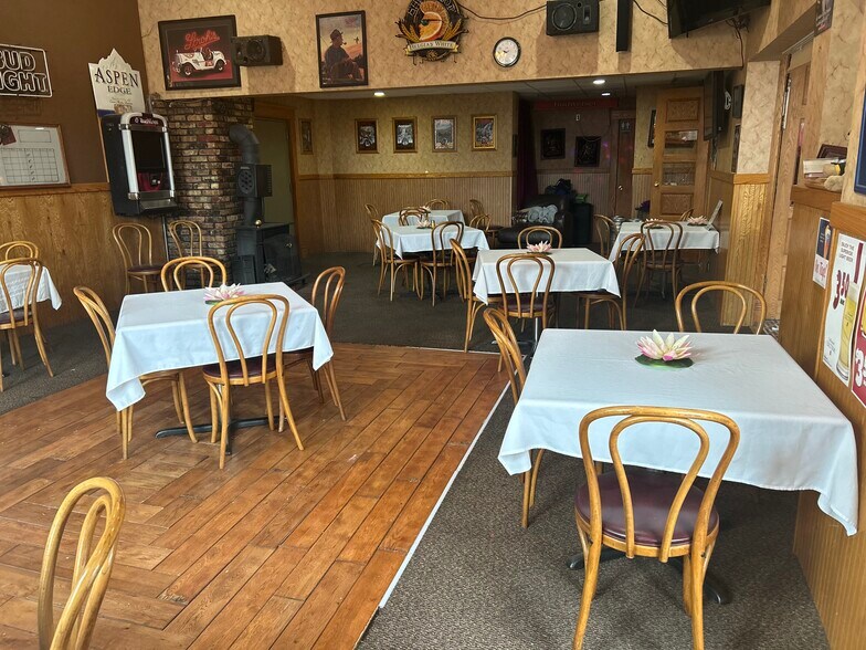 More Photos Of 102 Elkader St, Strawberry Point Hotel For Sale