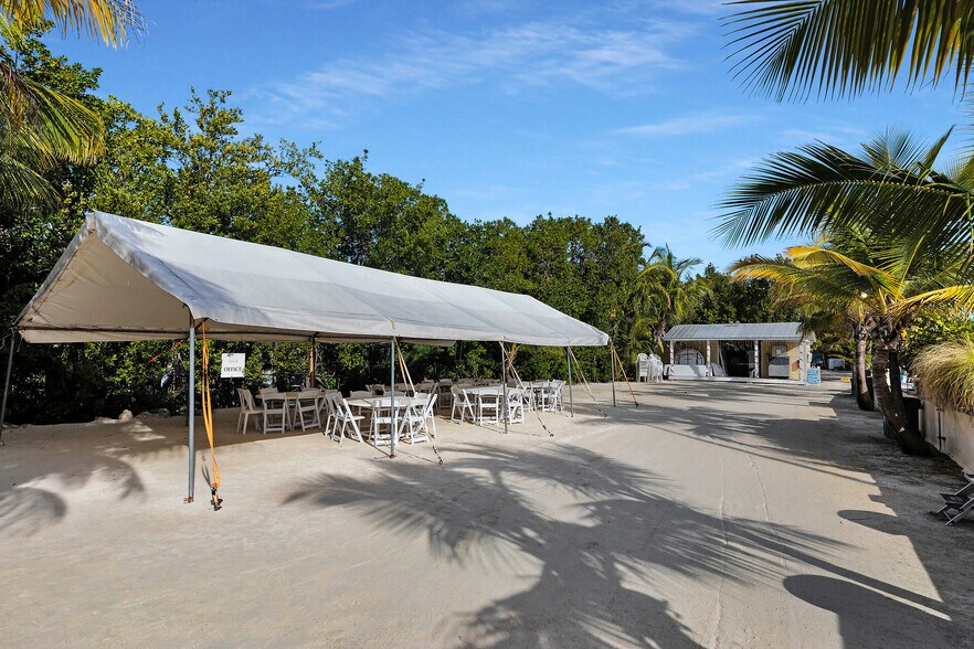 More Photos Of 96 Madeira Rd, Islamorada Restaurant For Sale