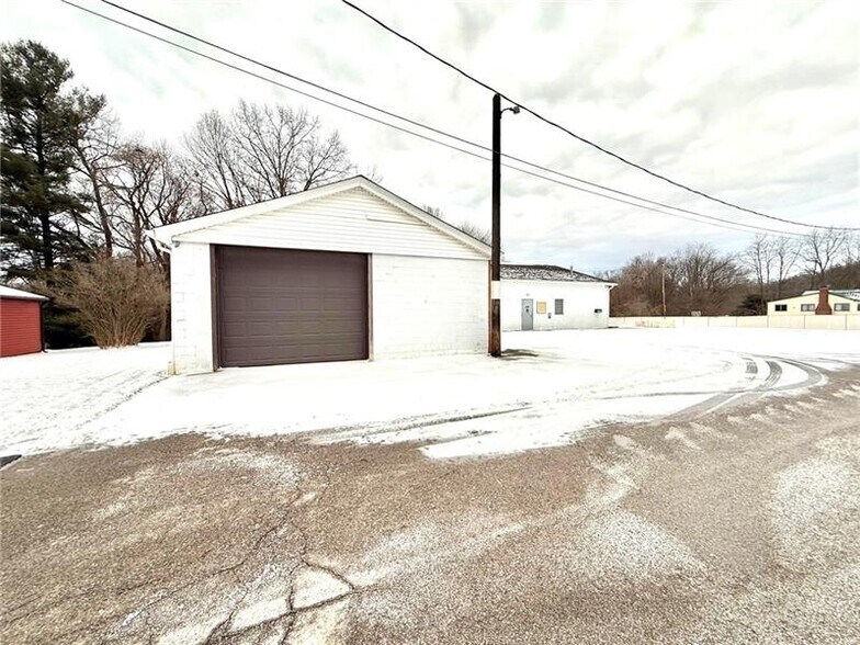 More Photos Of 2411 Adella St, New Castle Flex For Sale