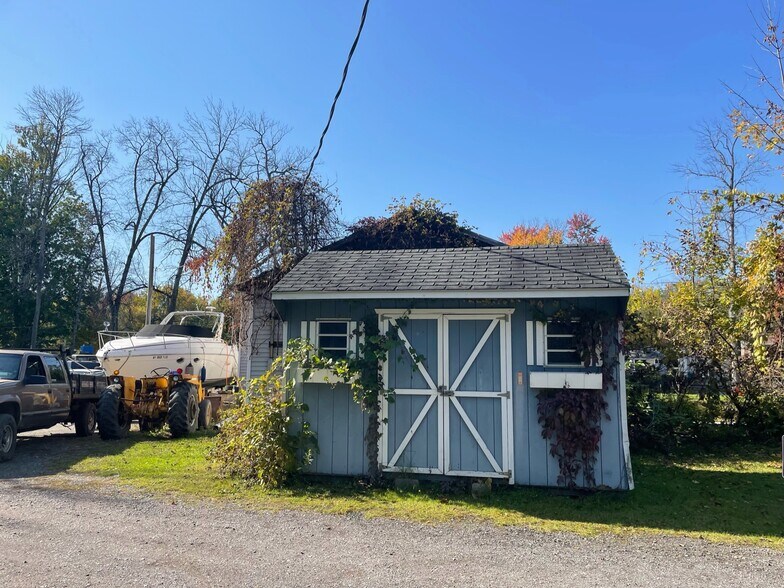 More Photos Of 9503 Hitchcock Point, Bridgeport Marina For Sale