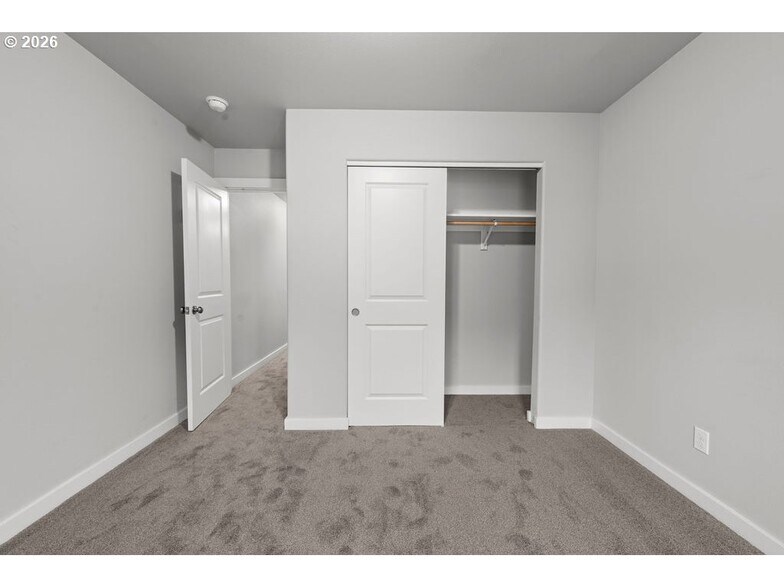 More Photos Of 1524 SE Honeysuckle Loop, Warrenton Apartments For Sale