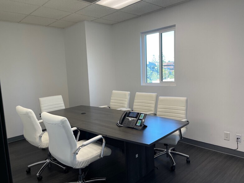 More Photos Of 20631 Ventura Blvd, Woodland Hills Office For Lease