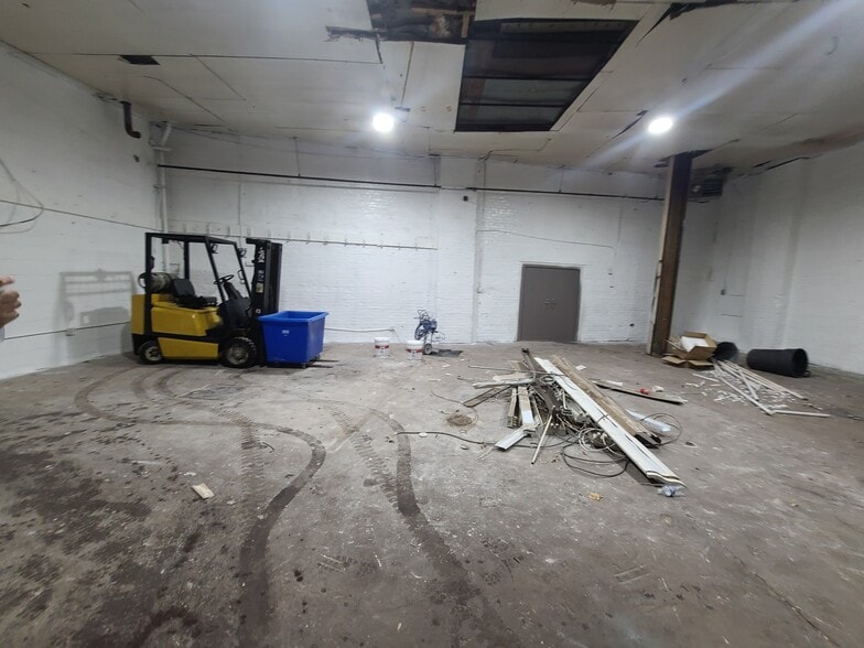 More Photos Of 286-294 Hamilton Ave, Brooklyn Warehouse For Lease