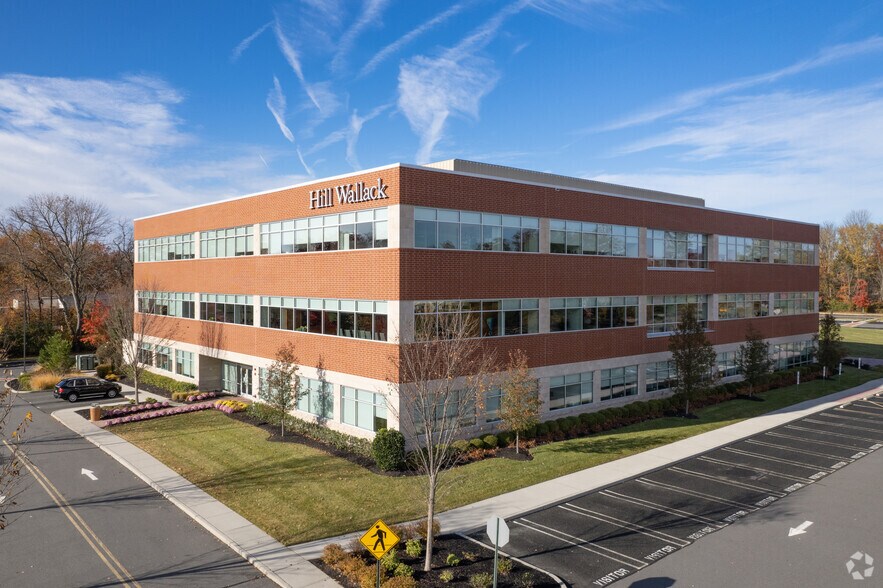 More Photos Of 21 Roszel Rd, Princeton Office For Lease