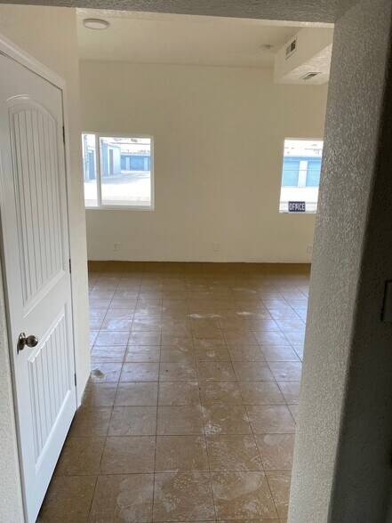 More Photos Of 2151 Lone Mountain Dr, Carson City Showroom For Lease