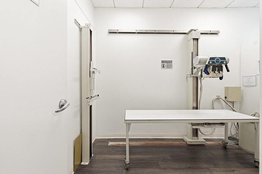 More Photos Of 739-741 N Fairfax Ave, Los Angeles Medical For Sale