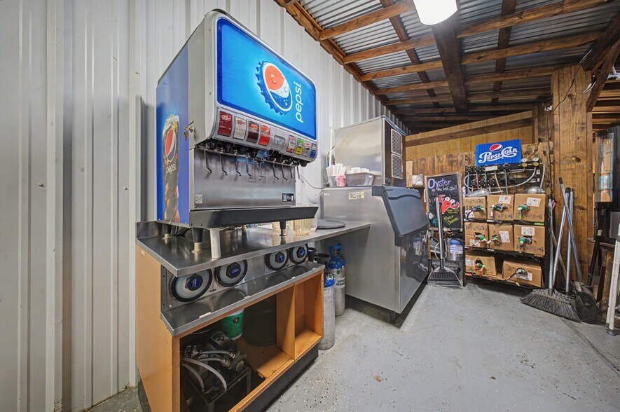 More Photos Of 1412 S Margaret Ave, Kirbyville Restaurant For Sale