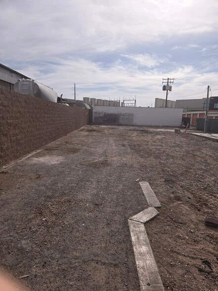 More Photos Of 1601 Athol Ave, Henderson Self Storage For Lease