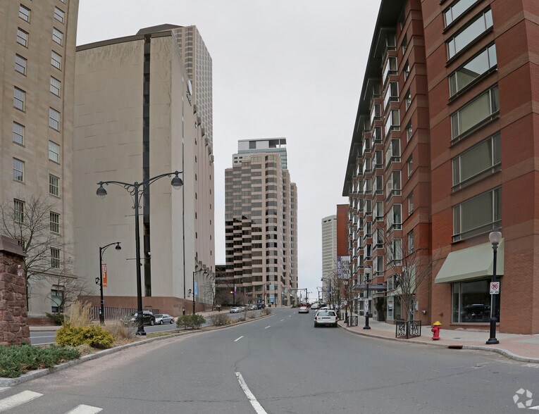 More Photos Of 36 Trumbull St, Hartford Office For Sale