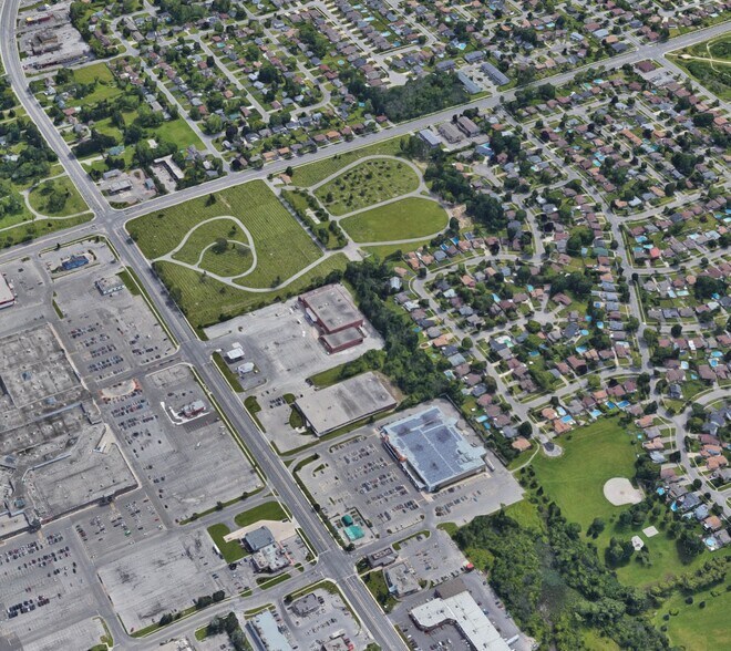 More Photos Of 777 Niagara St, Welland Freestanding For Lease