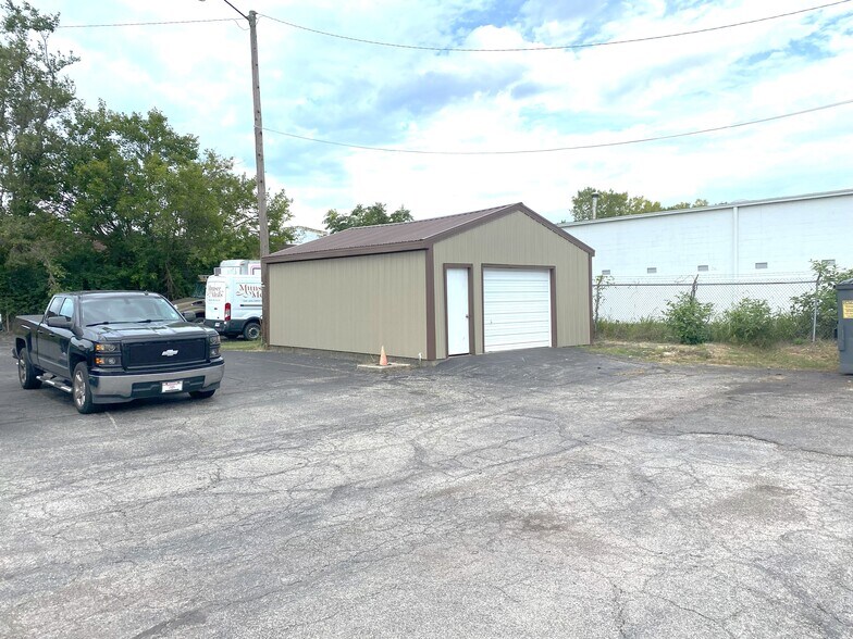 More Photos Of 1701 W Kilgore Ave, Muncie Industrial For Sale