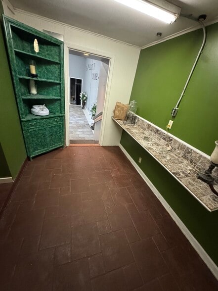 More Photos Of 829 Mt Moriah Rd, Memphis Freestanding For Sale
