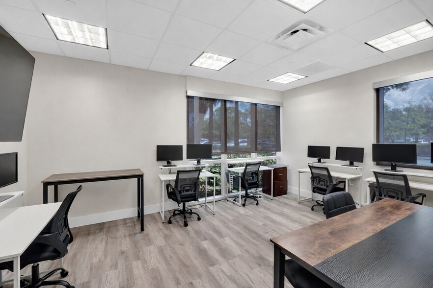More Photos Of 3900 NW 126th Ave, Coral Springs Warehouse For Sale
