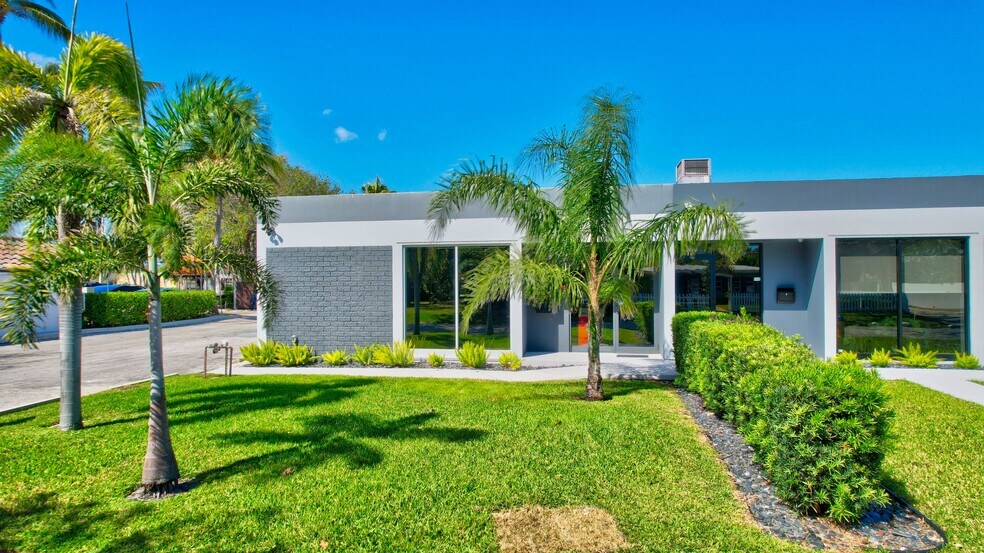 More Photos Of 705 Bond Way, Delray Beach Showroom For Sale