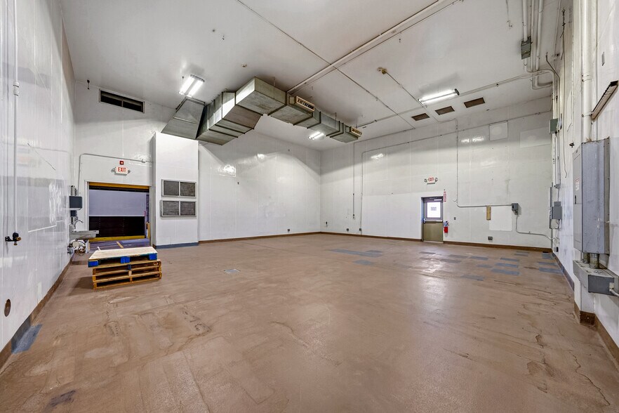 More Photos Of 710 Jefferson Ave, Ashland Light Manufacturing For Lease