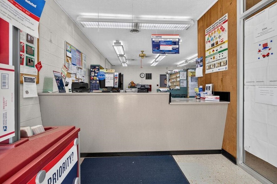 More Photos Of 555 MT Torrey Rd, Lyndhurst Post Office For Sale