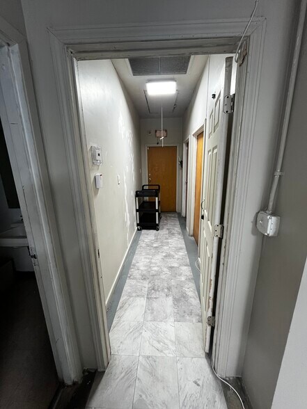 More Photos Of 417 NE Evangeline, Lafayette Medical For Sale