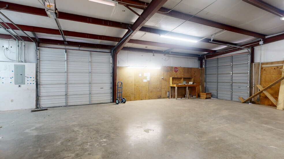 More Photos Of 783 W Morris Ave, Springdale Warehouse For Sale