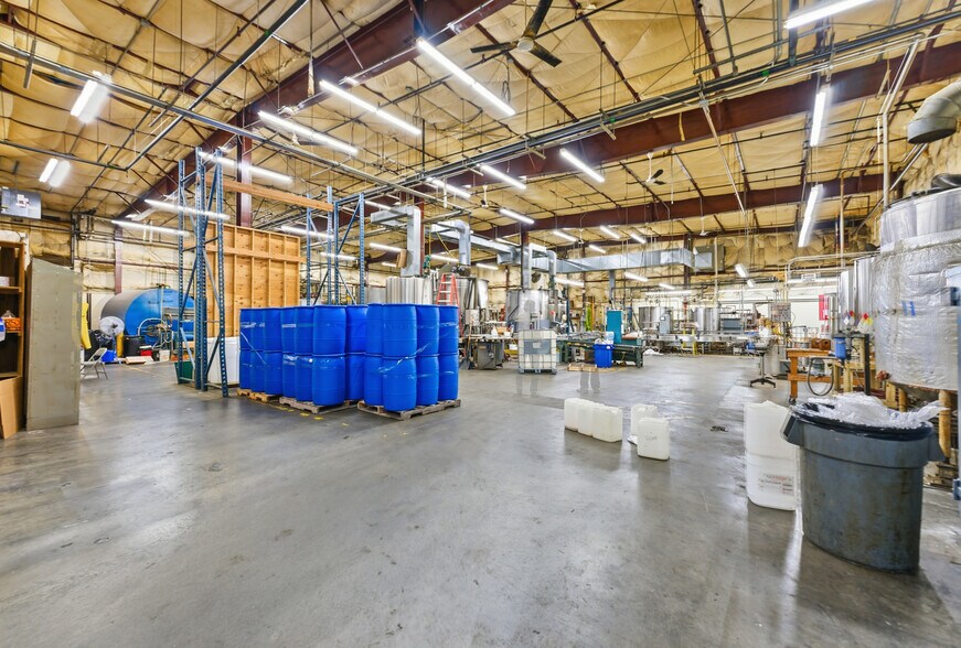 More Photos Of 198-202 Benton Dr, East Longmeadow Warehouse For Lease